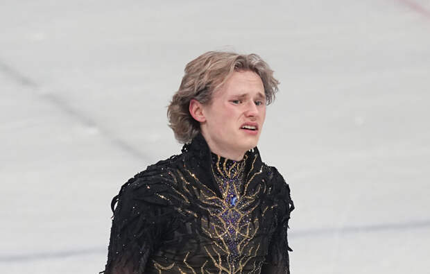 «Это неприятное чувство» Провал фаворита, неожиданное золото и сомнительное судейство. Как прошел турнир фигуристов-одиночников?