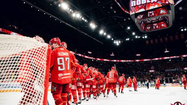 «Автомобилист» начал плей-офф с победы: драки, голы Спронга и рок-н-ролл