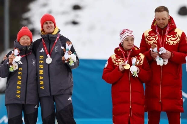 Немецкие лыжники отказались фотографироваться с Багиян на Паралимпиаде