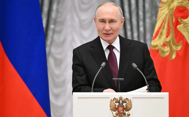 Путин вручил премии молодым деятелям культуры и создателям детских проектов