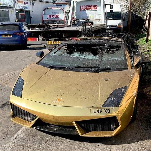 Романтические покатушки на Lamborghini закончились взрывом авто