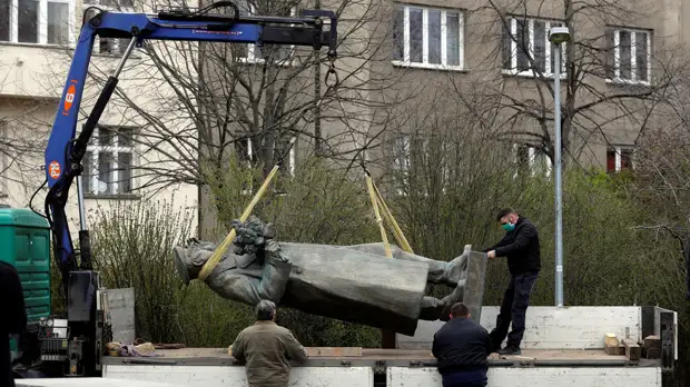 Чехия готова к переговорам с Россией о передаче памятника Коневу