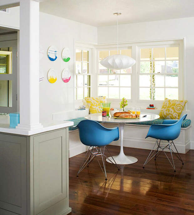 Кухня в цветах: бирюзовый, серый, белый, коричневый. Кухня в стилях: минимализм.