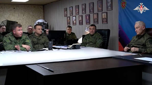 Белоусов наградил отличившихся бойцов группировки "Центр"