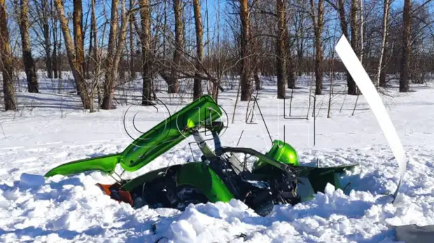 ФАН публикует кадры с места падения автожира «Казачок» в Ленобласти