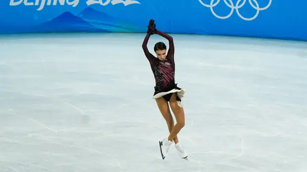 Американский фигурист Риппон тепло поздравил Щербакову с золотой медалью на ОИ-2022