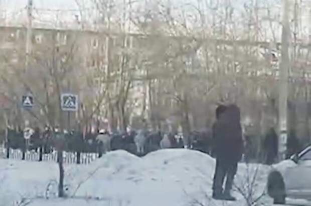 В российской школе произошла эвакуация из-за звонка о минировании