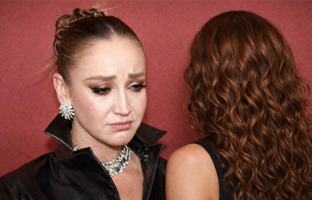 18 лет ожидания: Анна Бузова объявила о беременности, а Ольга не сдержала эмоций