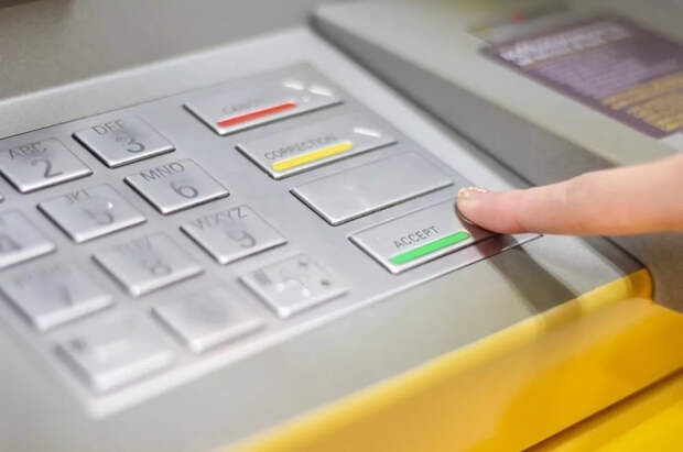 Бархота назвал сумму, которую могут заблокировать при снятии в банкомате