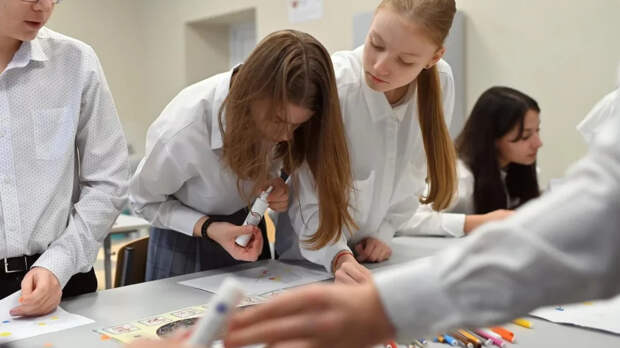 В обязательной программе российских школ появится «служение»