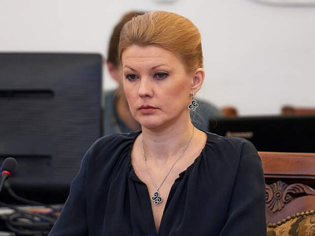 На процессе по делу замминистра Раковой допросили потерпевшего сотрудника