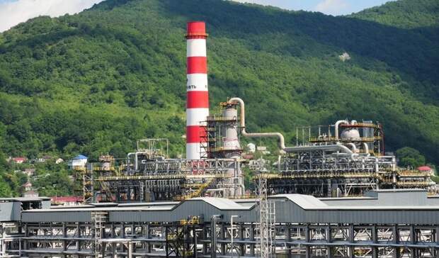 На 8% увеличилась первичная переработка нефти НПЗ России в июне