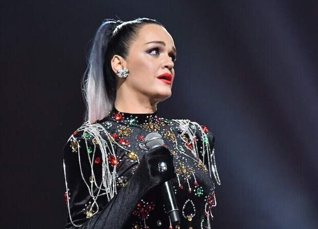 «Я очень устала»: Слава уходит со сцены после конфуза в Пензе