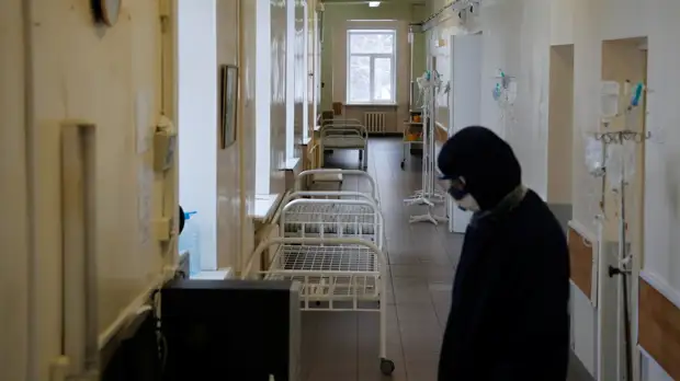 Песков заявил о разработке штабом мер для противодействия омикрон-штамму коронавируса