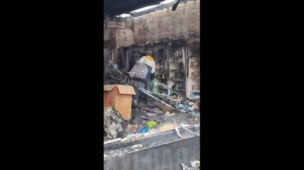 В Одессе из сгоревшего после прилёта магазина уже начали воровать пивас https://t.me/webmoney_dn/314475Video: Клип