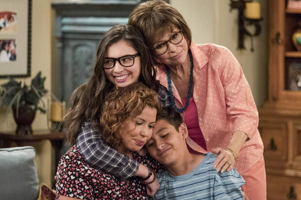 Justina Machado, Isabella Gomez, Rita Moreno, Marcel Ruiz, One Day at a Time | Photo Credits: Adam Rose/Netflix