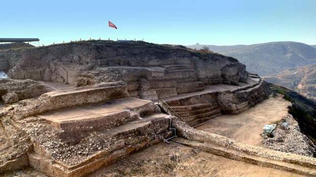 В Китае нашли огромную древнюю пирамиду