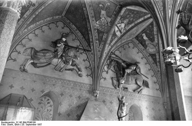 File:Bundesarchiv B 145 Bild-P046199, Marienburg, Spitzbogendecke.jpg