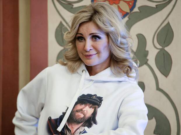 Цыганова рассказала, что предпринимает для сохранения красоты