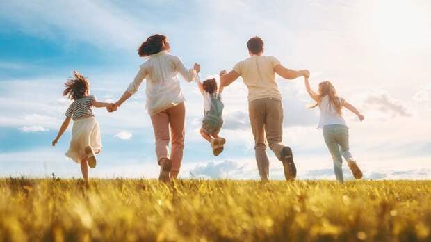 В России в 2026 году появится выплата для семей с двумя и более детьми