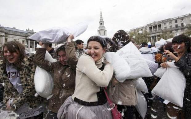 Международный день боев подушками 2012