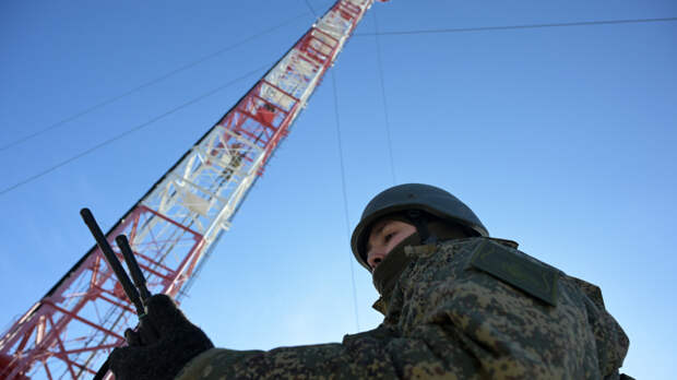 Путин отметил стратегическое значение отечественных систем связи для войск