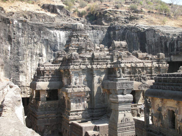Каменные свидетели священной веры: 10 пещерных храмов мира