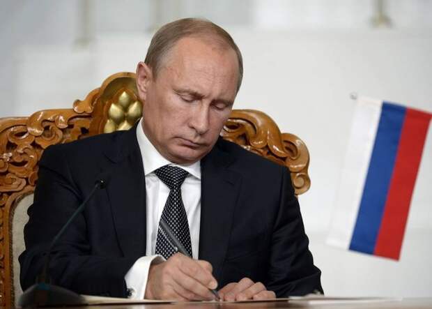 Путин вводит санкции против Украины