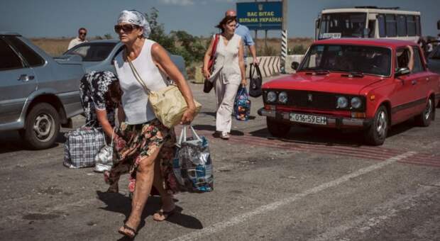 Власти Украины продолжают лгать о туристах в Крыму