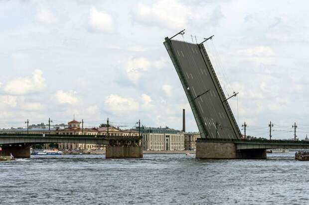 Mash: самую дорогую сталинку оценили в 1,1 млрд рублей