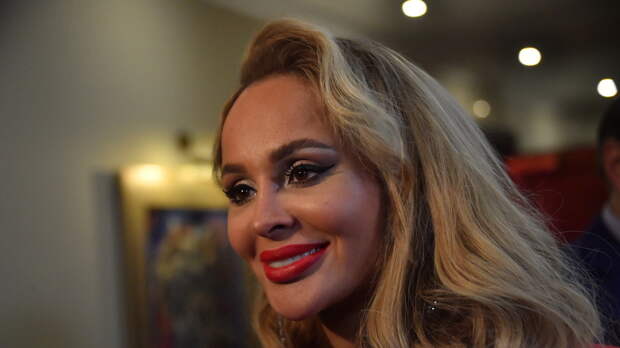 «Работаю, как будто некрасивая»: Анна Калашникова призналась в трудоголизме