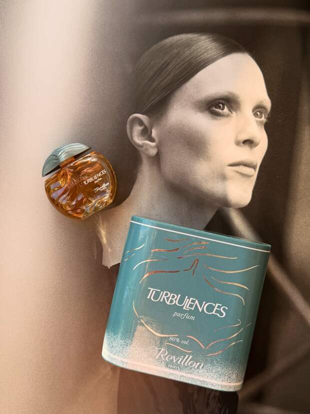 Разное>История легендарного женского аромата Turbulences
