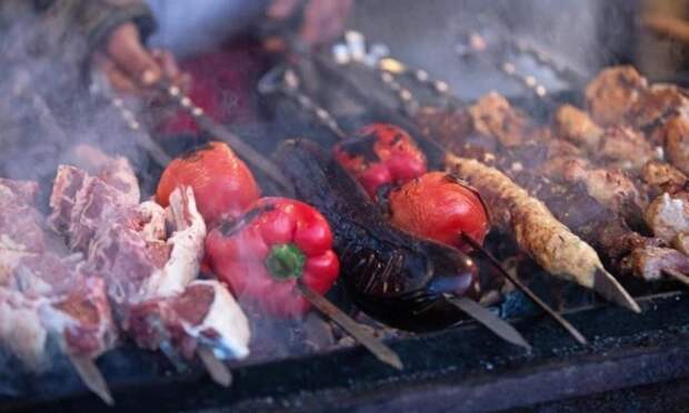 Диетолог назвала лучшее мясо для шашлыка для худеющих и всех остальных