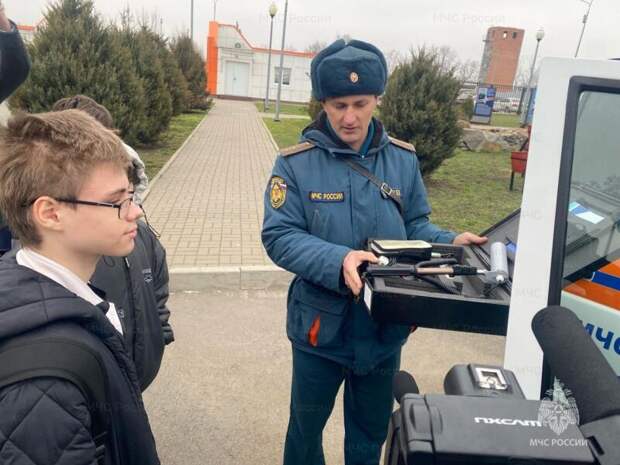 Как действовать в случае ЧП рассказали ростовским школьникам