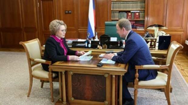 Виктор Томенко и Валентина Матвиенко / Фото: t.me/tomenko_22