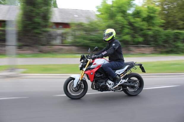 BMW F 900 R тест