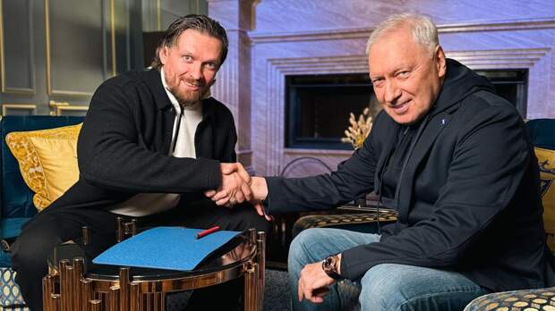 Боксер Усик получил должность в футбольном клубе и пообещал вывести его в Лигу чемпионов