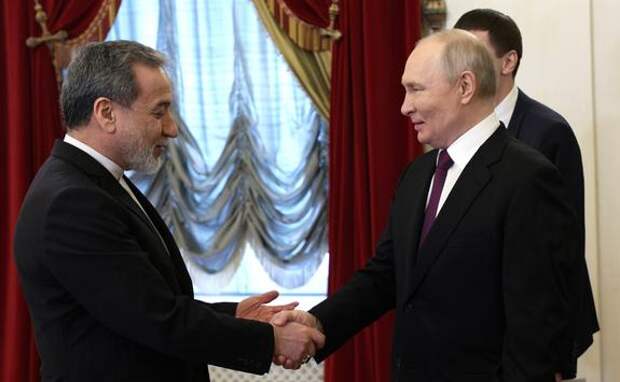 Эксперт Добрева: визит Аракчи в Россию говорит об углублении отношений РФ и ИРИ