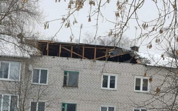 В Касимове жильцы многоквартирного дома остались без крыши из-за снега