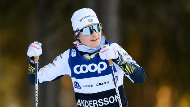 Андерссон упала после смены лыж во время марафона на Олимпиаде