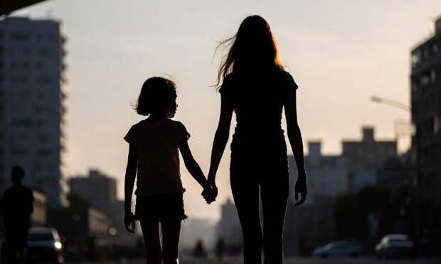 В Петербурге пропали сестры 11 и 18 лет, а нашлись в секте «Царская империя»