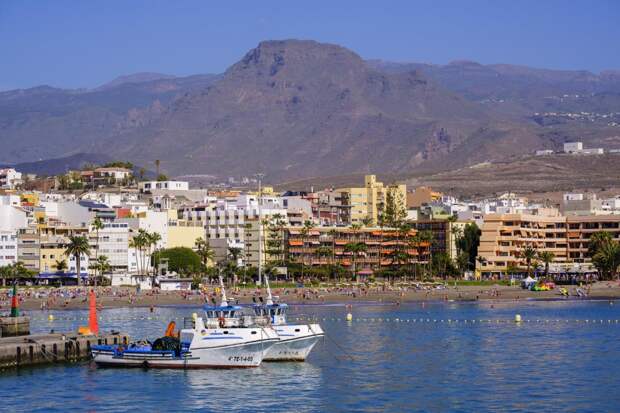 Турист упал с лестницы на курорте Европы и пролежал полдня на полу бездыханным