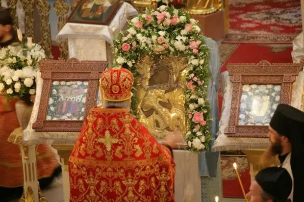 Исцелительница зрения, победившая Наполеона: чудеса Псково-Печерской иконы "Умиление"