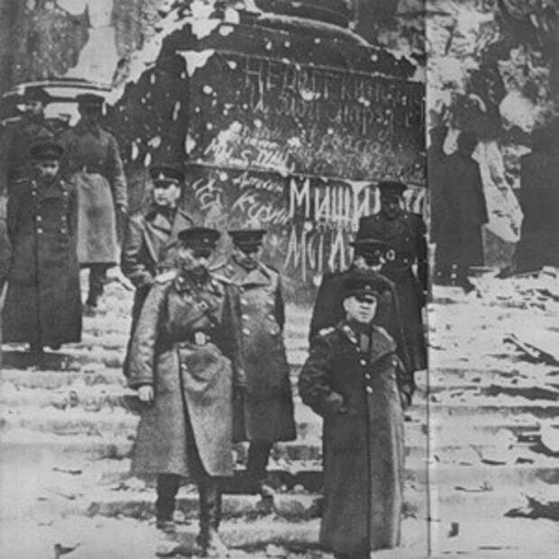 Фотобиография маршала победы Георгия Константиновича Жукова.