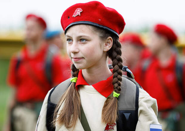 Молодежное военно-патриотическое движение "Юнармия" России