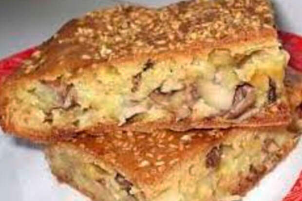 Готовый заливной пирог с курицей и грибами