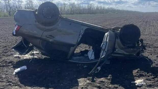 На Кубани два человека погибли в перевернутой машине