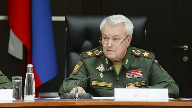 Многие, вероятно, полагали, что череда арестов в Министерстве обороны продолжится, ведь новый министр взялся за дело с завидным усердием.-9