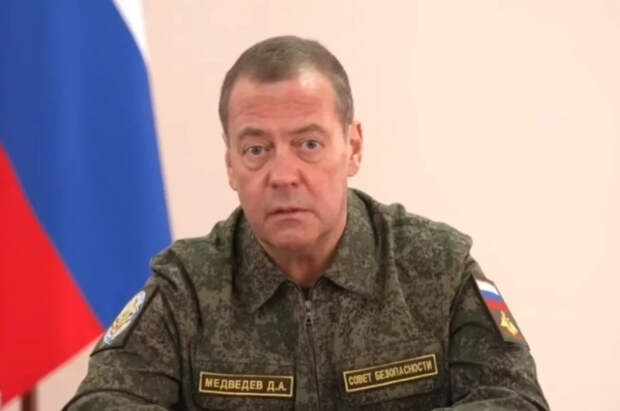 Медведев: иранская кампания США усугубила противоречия внутри НАТО