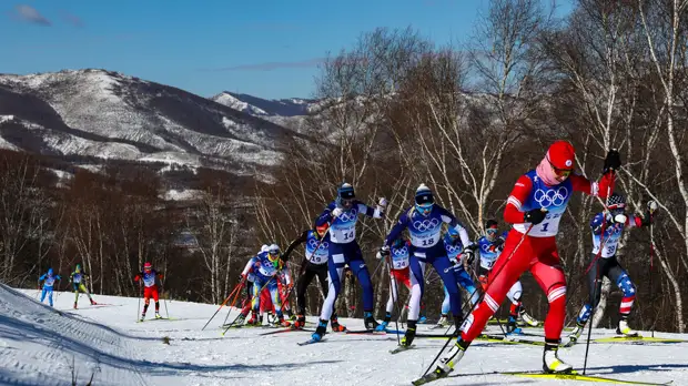 Сход Непряевой, слёзы Загитовой, отказ Федотова и тренировка Большунова: чем запомнился последний день Игр